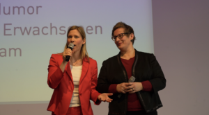 Mehr über den Artikel erfahren Wie kommt denn nun der Humor ganz einfach in den Alltag?