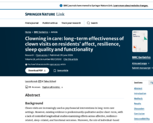 Mehr über den Artikel erfahren Klinikclown: ein Therapeut ohne Ziel und gleichzeitig hochwirksam zur Entlastung in Kliniken und im Seniorenwohnen?